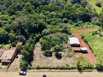 Lot for Sale in Perez Zeledon: Spacious Land with Views and Free House Design in Juan Pablo II