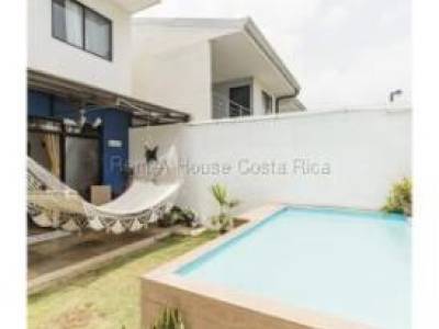 CASA EN VENTA EN ULLOA DE HEREDIA